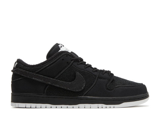 Gnarhunters x Dunk Low SB Black